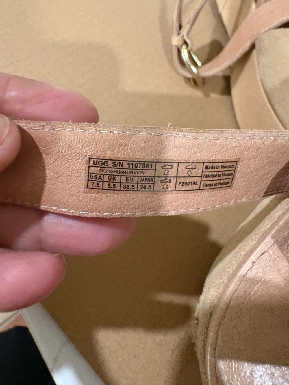 Women’s UGG Suede Tan Platform Sandals with Ankle Strap Preowned size 7.5 - Picture 10 of 11